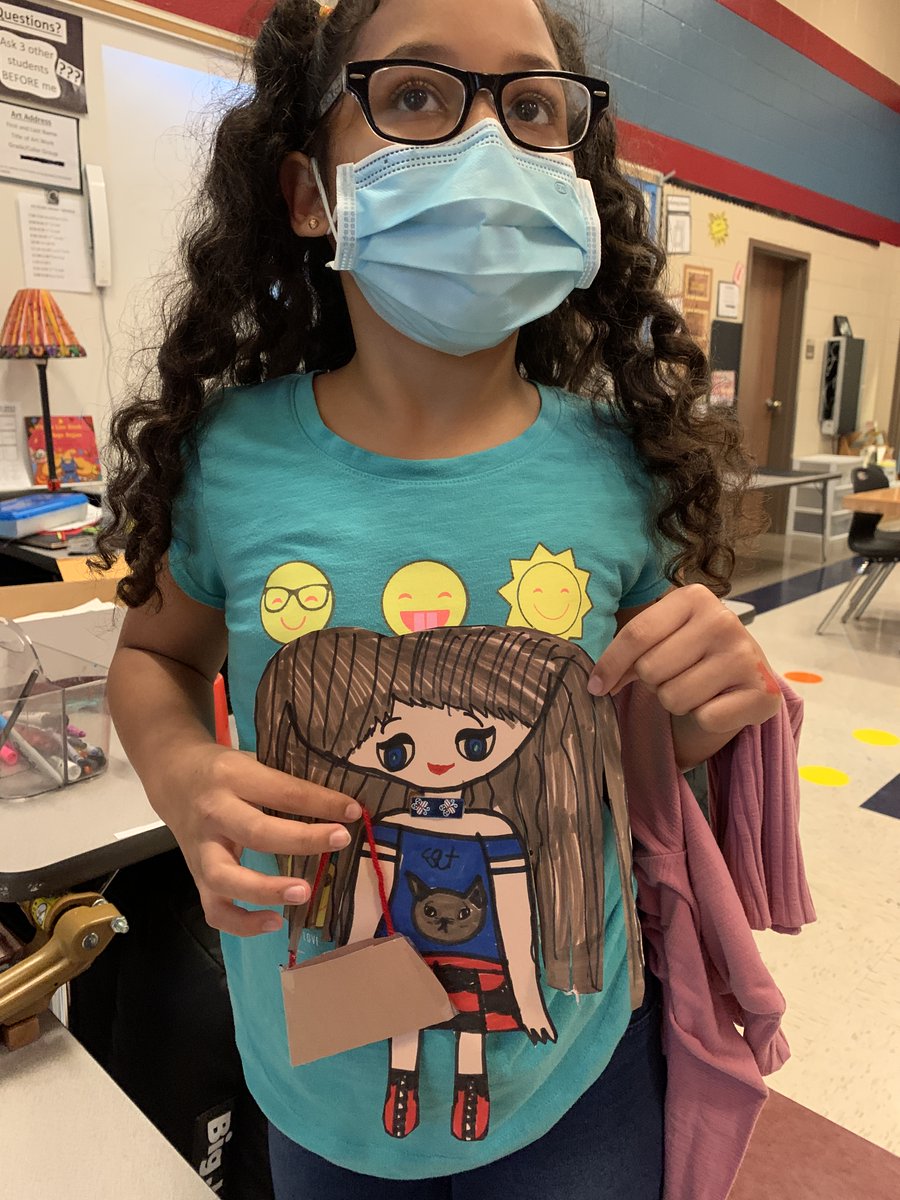 msguillotart's tweet photo. I see a fashion designer in the making! https://t.co/oPajDIimc2