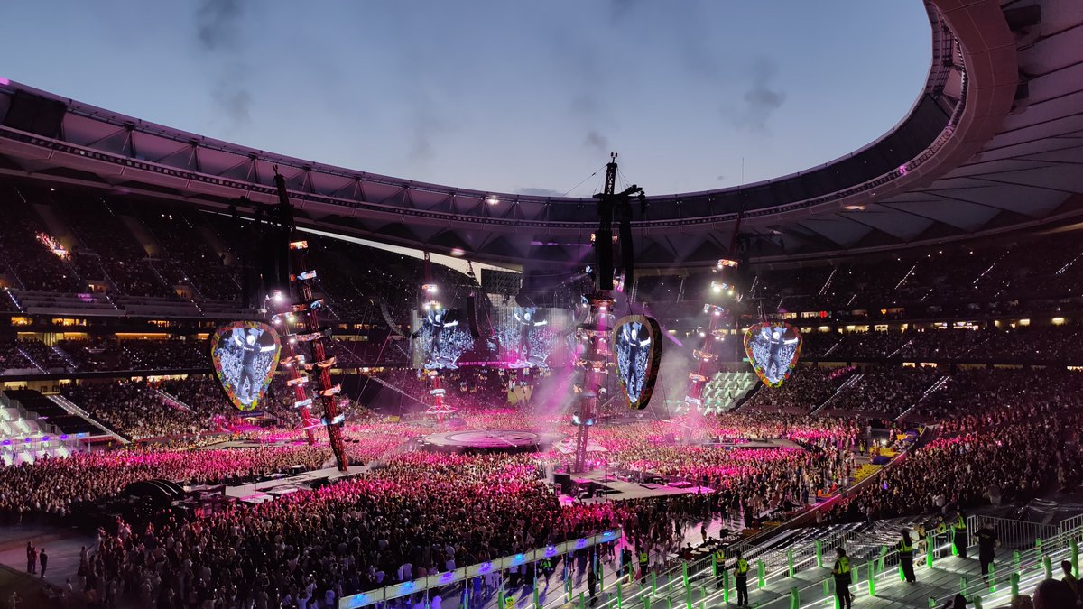 It was AMAZING. The girls enjoyed it a lot. Thank you <a href="/edsheeran/">Ed Sheeran HQ</a> 🎉