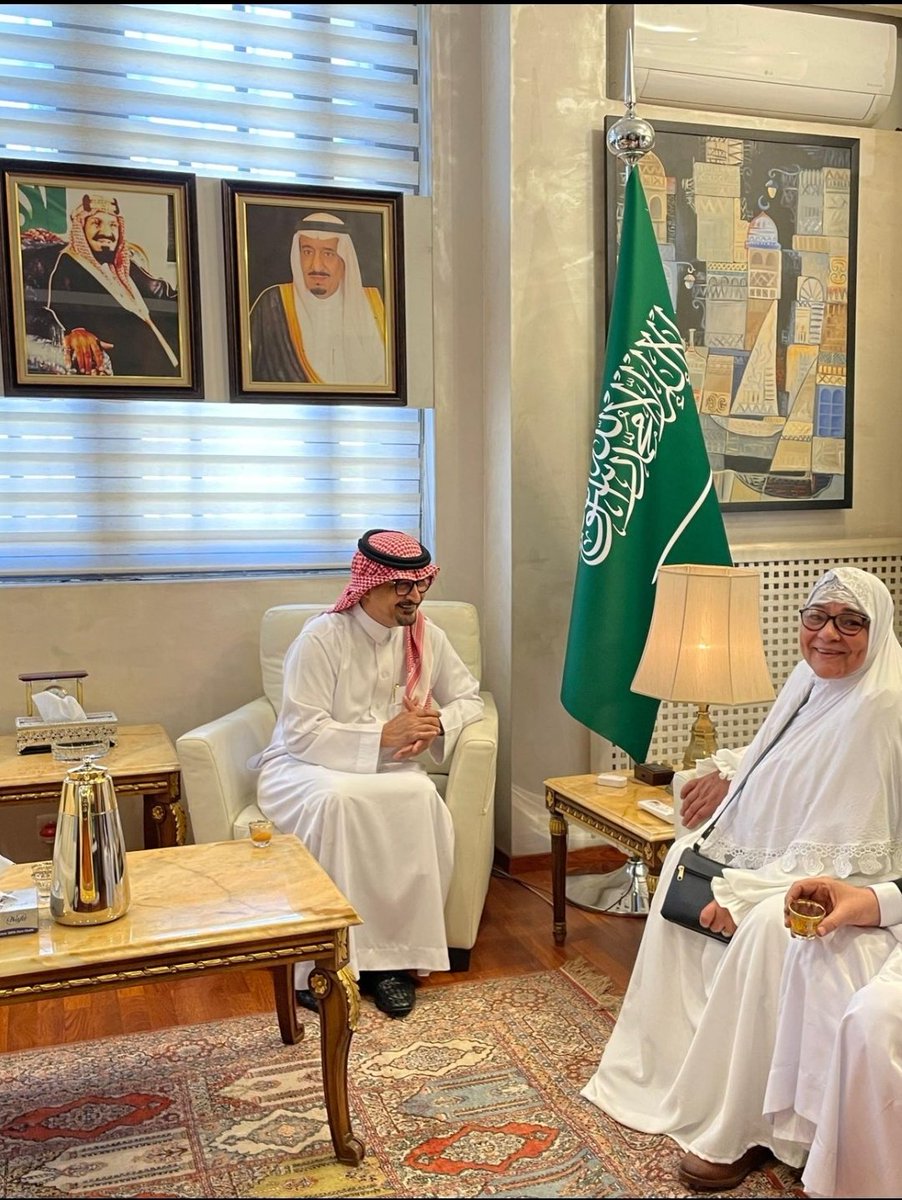 SaudiNewsFR's tweet photo. [🇩🇿 🇸🇦]

L'Algérienne Zouina Alioua, apparue il y a quelque temps dans une vidéo où elle pleurait amèrement après avoir perdu lors de la loterie pour le #Hajj pendant vingt ans, accomplira les rituels du Hajj cette année 1446-2025 en tant qu'invitée du Roi Salman !! https://t.co/F9iKnuNSfy