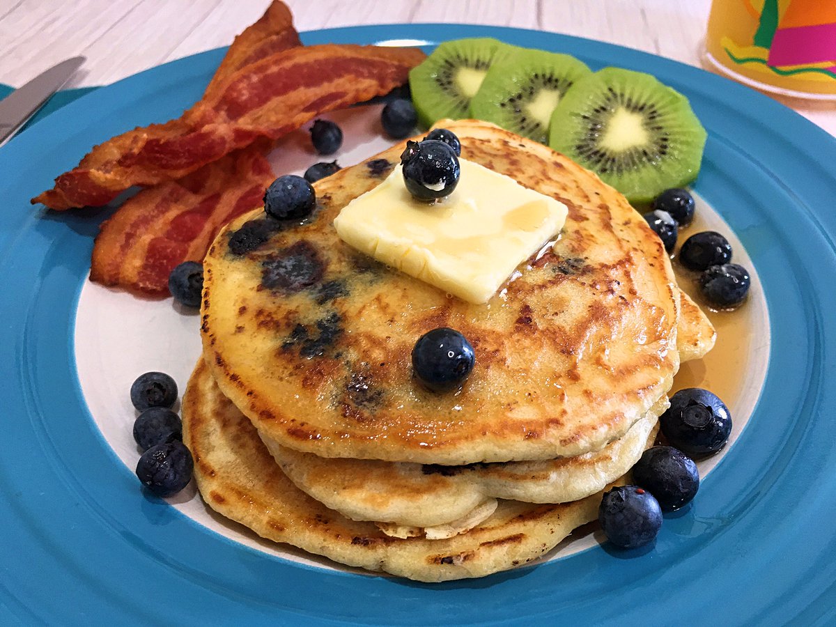 clubfoody1's tweet photo. Today is World #BreakfastDay🍳
Blueberry Pancakes anyone?🙋♀️🙋🙋♂️
(check out my previous posts 👇 for breakfast recipes + 💯on CF WEBSITE😉)
#YouTube 📽️: https://t.co/sMMN9d02tN
#RECIPE ➡️: https://t.co/GyyJVulNvu
@EventGuideToday @DiningGuide2Day #RecipeOfTheDay