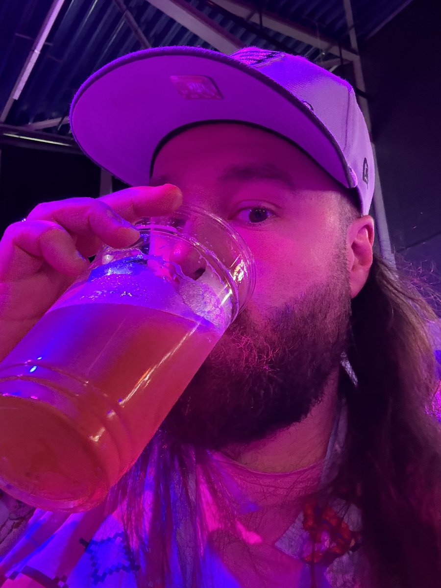 gguntaku's tweet photo. I need a beer for this shit. Do you kno da wai?
#TwitchConEU #doyouknowtheway https://t.co/1WPY3SCbK0