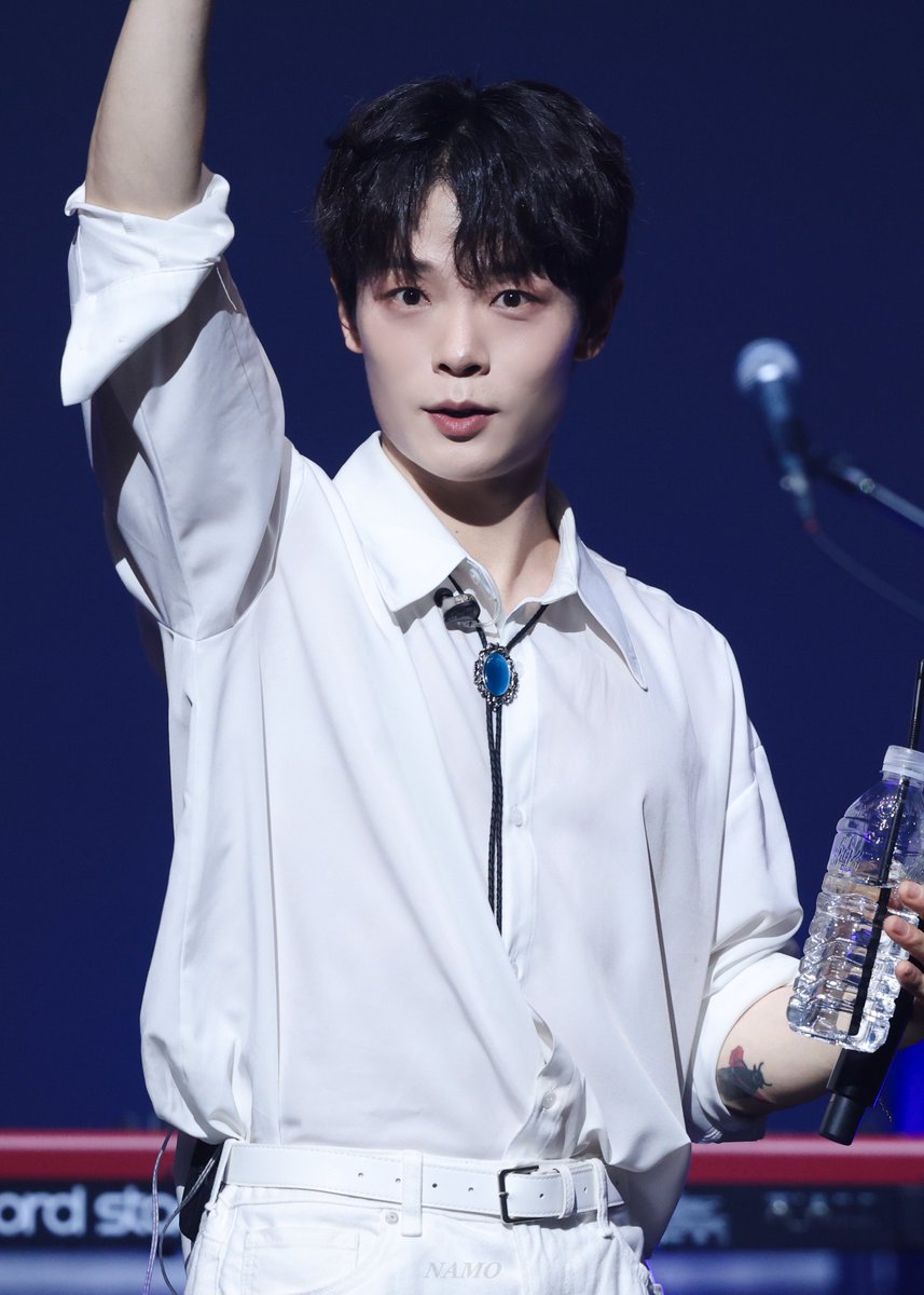 250323 #예찬 #신예찬 
 더 플레이어 

 가나디와 인사해요. . . ☺️ 

 #루시 #LUCY