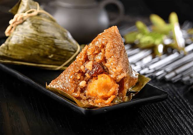 Happy Dragon Boat Festival Everyone!

The Dragon Boat Festival is a  traditional Chinese holiday which celebrates teamwork and courage.  People join dragon boat races and enjoy special rice dumplings called粽子. 🐉🚣‍♂️

At Waizowl, we love what this festival stands for, working