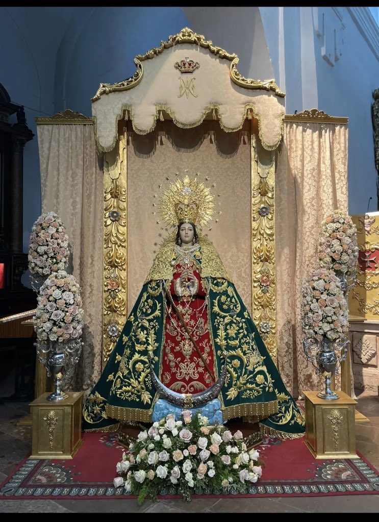 josrlara_'s tweet photo. En el día de hoy las patronas de Alcázar de San Juan (Virgen del Rosario) y de Campo de Criptana (Virgen de Criptana) han estado expuestas en besamanos https://t.co/VfvQZkKwMQ