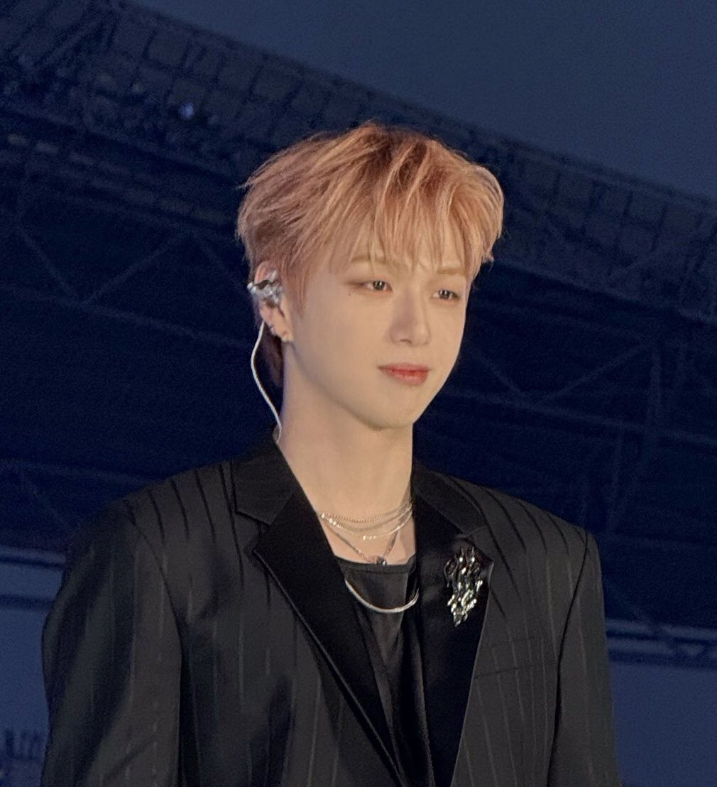 Sasamei4's tweet image. Am I looking at a painting or a photo 🤔🥰

#Mess 
#강다니엘 #KANGDANIEL