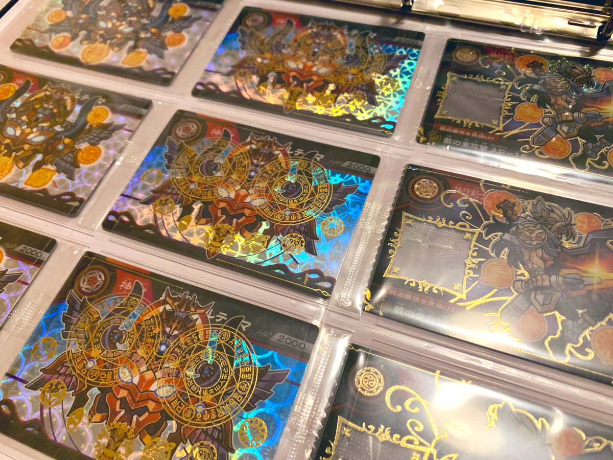 Bacon_eggs__'s tweet photo. 無印の箔押しだったら、ダントツでオクトゥールですね
赤背景の禍々しさと、オクトゥールの翠の体とのミスマッチ感がクセになります
#ガオロード https://t.co/RYHmiA8hkL