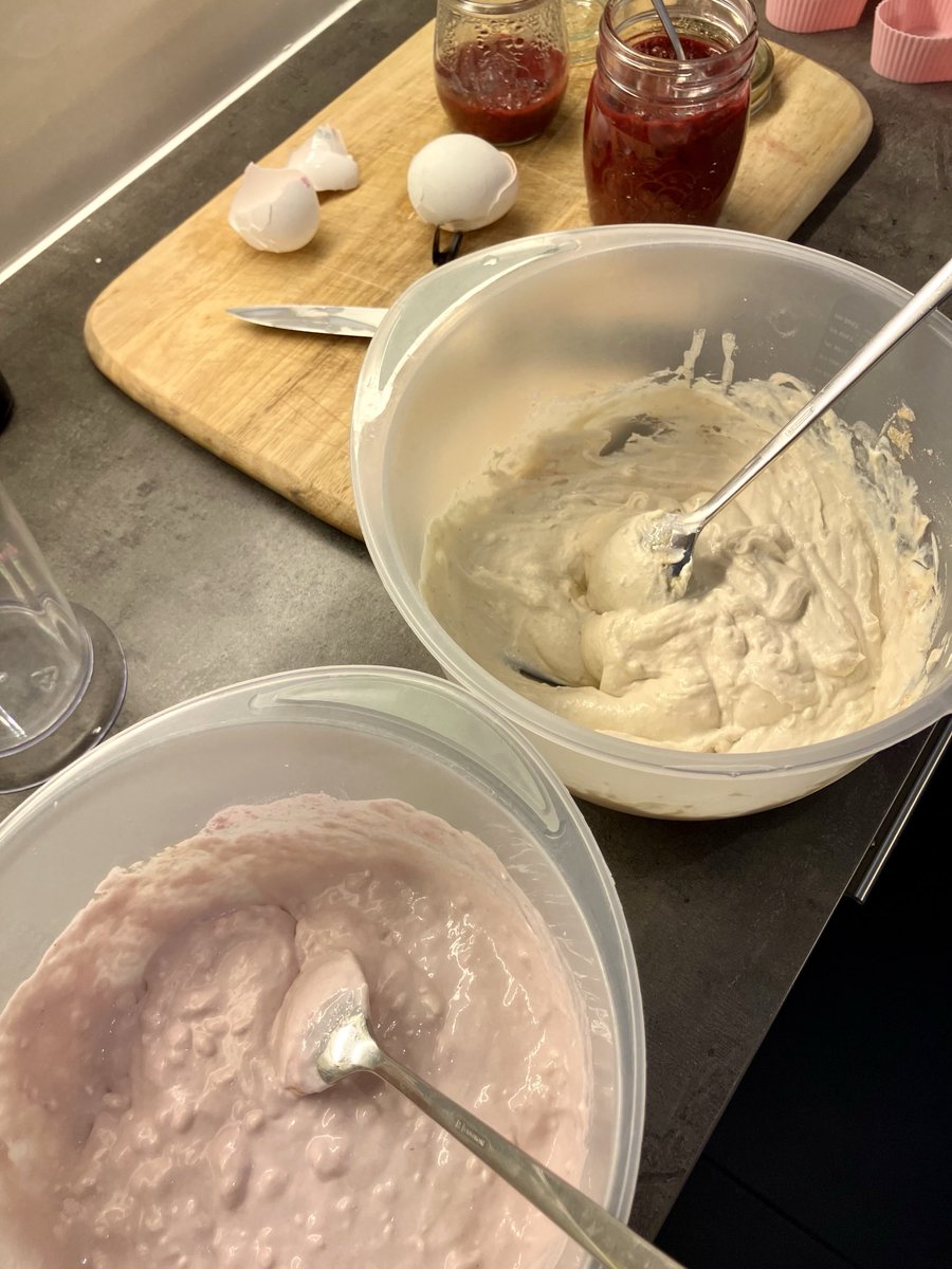 KrisBlackRose's tweet image. My current mania… homemade protein #icecream with #mascarpone, #heavycream, #caseinproteinpowder, #eggs, a) with #redberries, b) with choco chips. Next pics in a next post.