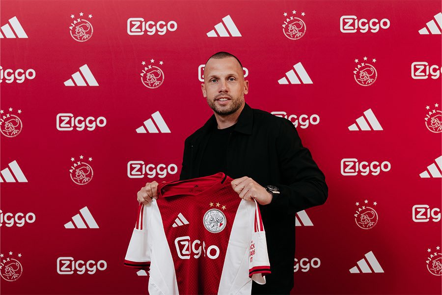 The former defender returns to lead the club where he made his name, a true son of Amsterdam stepping up to restore pride and purpose at the Johan Cruyff Arena. 💫🔴⚪️ #Ajax #Heitinga #Eredivisie