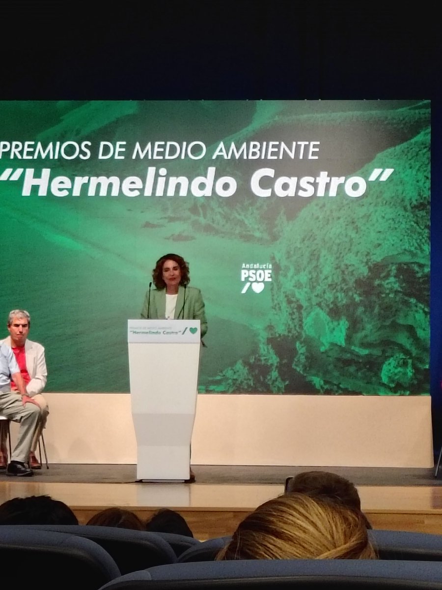🌿 Los y las socialistas de Camas hemos estado en los Premios de Medio Ambiente Hermelindo Castro, junto a Inmaculada Márquez y Víctor Ávila.

Organizados por el <a href="/psoedeandalucia/">PSOE de Andalucía</a>, con la intervención de <a href="/mjmonteroc/">María Jesús Montero</a>, que ha reafirmado el compromiso socialista con el planeta. 🌍🌹