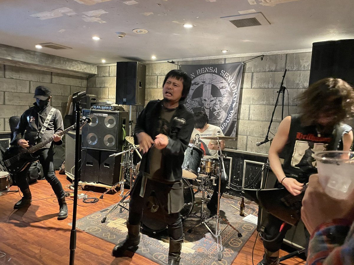 pako515's tweet photo. 今日もすんごい楽しかったですよ!
仲良くしてくれてありがとございます。
pit bar大好きなんでまた6月も遊びいきます!
#SOLDERA
#LITTLEBASTARDS
#G3PUNKS https://t.co/NvPe43XQ7D