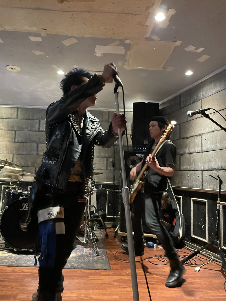 pako515's tweet photo. 今日もすんごい楽しかったですよ!
仲良くしてくれてありがとございます。
pit bar大好きなんでまた6月も遊びいきます!
#SOLDERA
#LITTLEBASTARDS
#G3PUNKS https://t.co/NvPe43XQ7D