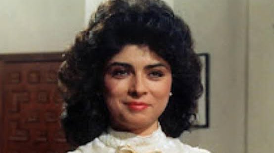 #HoyCumpleaños la actriz <a href="/victoriaruffo31/">victoria ruffo</a> aquí en fotografía de la telenovela #JuanaIris (1985) donde encarnó a 'Juana Iris Madrigal Martínez de De la Riva’', la protagonista de la historia

¡Muchas Felicidades 🎊🎂🎉!