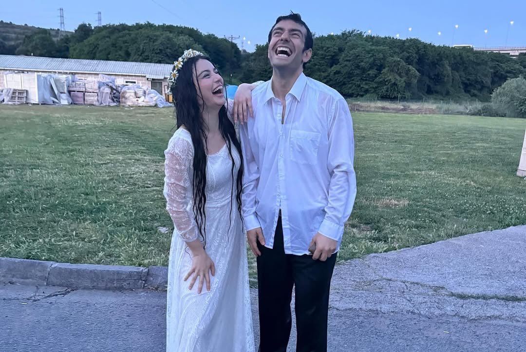 #RüzgarlıPazar setinden, #AyçaAyşinTuran ve #ÖzgürCemTuğluk 💫