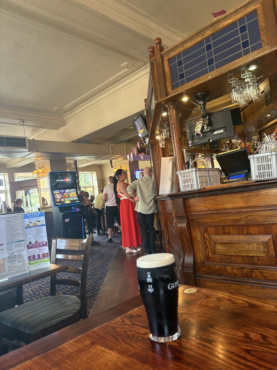 Pints on the Tube tweet media