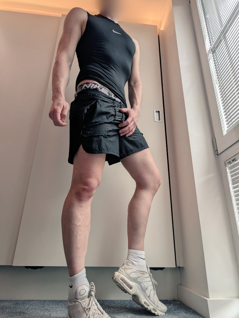 Bondicted tweet media