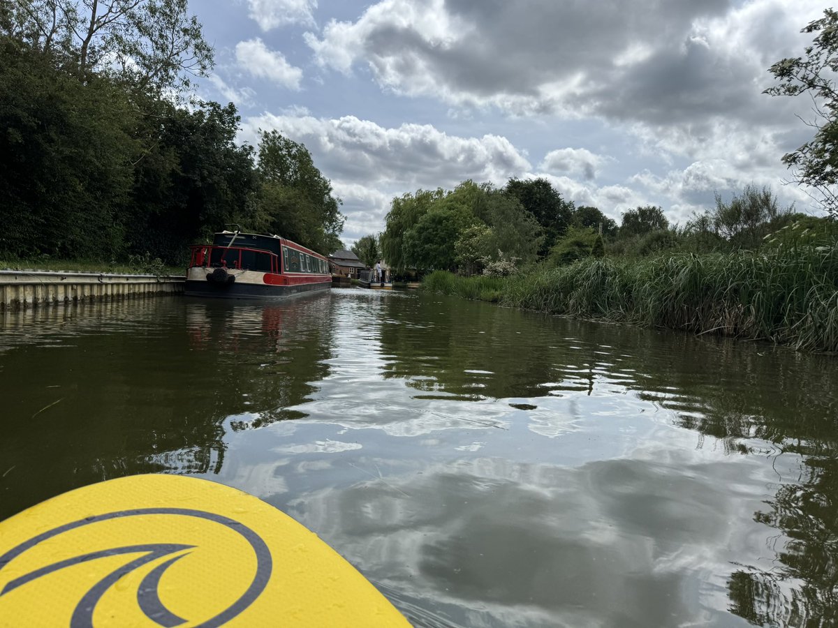 BarbAngel409's tweet photo. Lovely day for a paddle 😎 @CanalRiverTrust #nellbridge #oxfordcanal #paddle #kayak #loveit #outdoors #SunnyDays https://t.co/4pTrpLY1EE