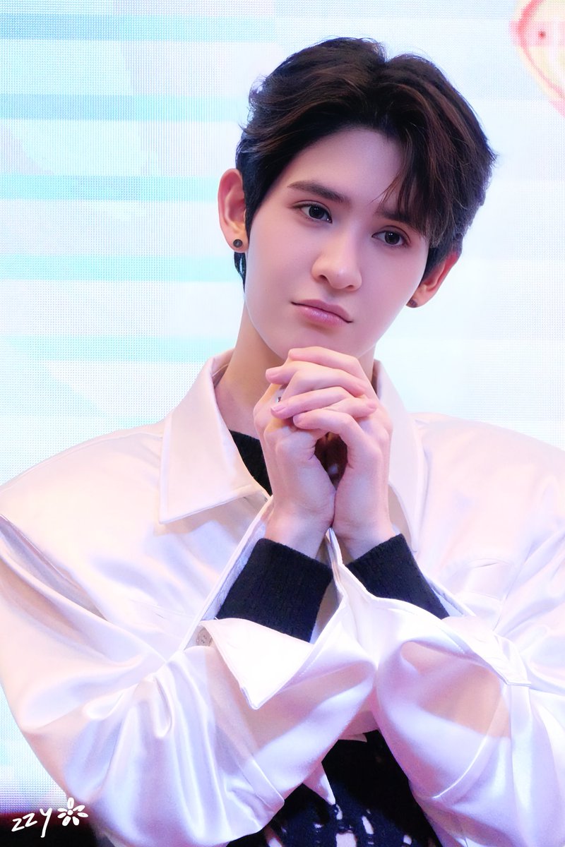 exo_zzy's tweet photo. 🥺

JAMES TUOQUETANG SHANGHAI FM
 #JamesSuTuoQueTangMeeting
#jamesSu 
@Jamessu_w https://t.co/RaYS4nW3kv