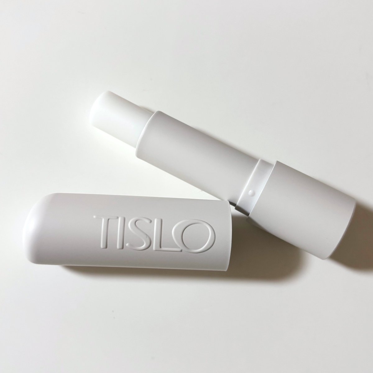 HONEY_MI_HONEY_'s tweet photo. #PR #TISLO
♡ハンドクリーム
♡パフュームスティック
Cedarwood and Quiet Moment
ハンドクリームは香水に使用されるプレミアムな香りを使用していて、塗ってすぐにほのかに漂ってくる自分だけの残り香を体験できる🧚🏻♀️💕
しっとり感を保ちつつ、べたつきやテカリ感はなく爽やか🫶🏻✨ https://t.co/fnQ0IThays