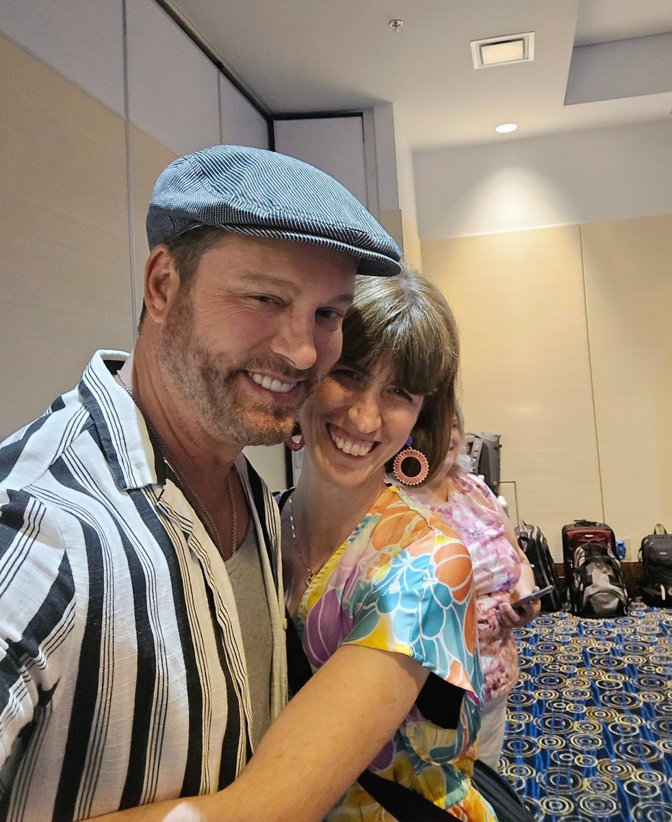 SalemSweetie12's tweet image. When Eric Martsolf Smiles, You Can't Help But Smile Back. 😃 @ericmartsolf #SmilesforMiles #NationalSmileDay #Days