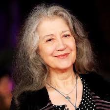 Happy birthday to ageless musical miracle Martha Argerich! Uniquely beloved - perhaps in part because  she is such a 'people' person: a fiercely loyal friend, who loves to party, to laugh (and gossip!). And perennially modest: 'forgive my sins', she says, as she walks onstage...