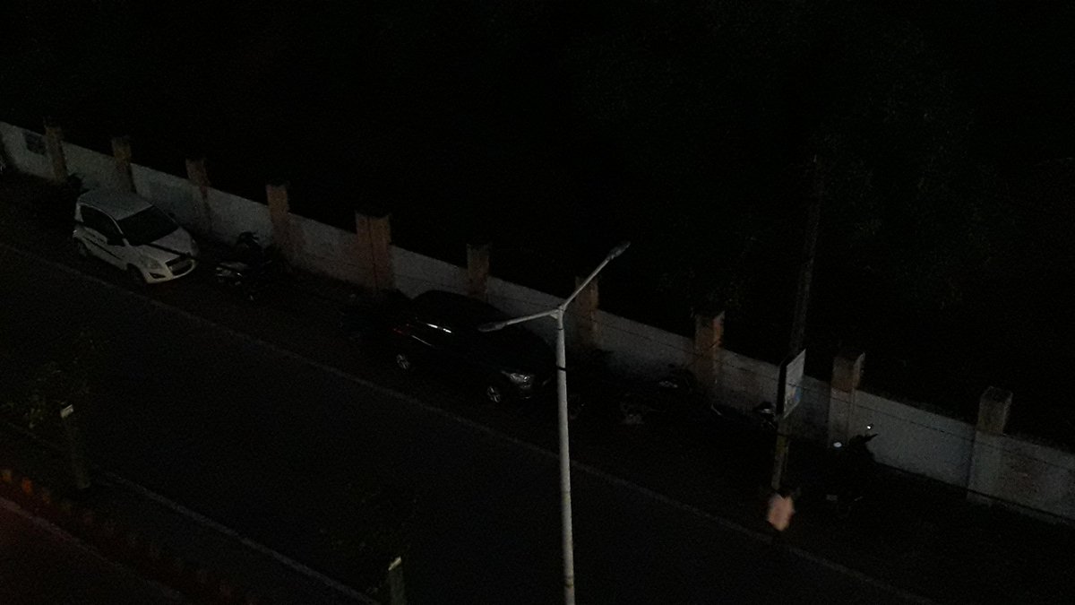 InfoGirsomnath's tweet image. ગીર સોમનાથ જિલ્લાના વેરાવળ ખાતે મોકડ્રીલ દરમિયાન વેરાવળના નાગરિકોએ સ્વયંભૂ લાઈટો બંધ રાખતાં અંધારપટ છવાયો હતો.
#mokdrill #CivilDefenceMockDrill 
@CMOGuj @sanghaviharsh @InfoGujarat @collectorgirsom @DdoGirsomnath @RACGirsomnath