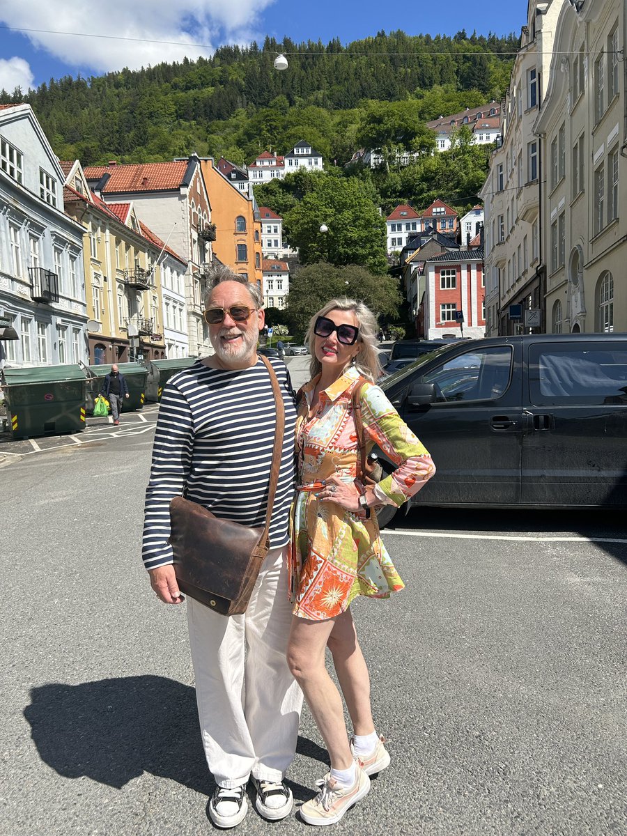 nancy_sorrell's tweet image. Such a lovely day in Bergen. It’s so pretty, I just love it. So much to see and do.
#bergen
#pretty
#art
#culture
#flowers