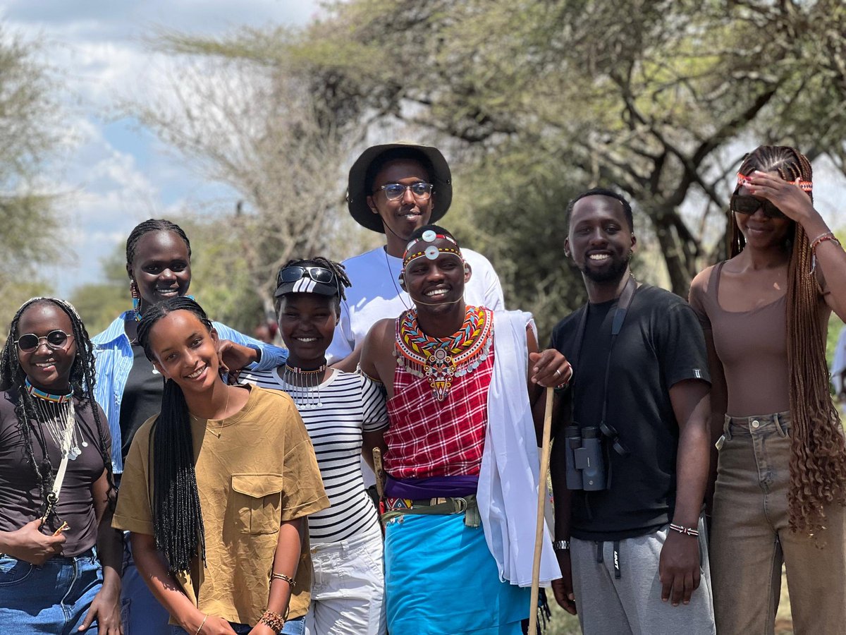 Tabby_Kee_Kee's tweet photo. Masai People are the most lovely people I have ever met in my life. So beautiful and soft-spoken. 🥂🇰🇪 They have the best culture all over Africa 😇.#KenyansOnTwitter #Kenyatourism #CulturalHeritage  I wasn't surprised when they said I looked like them because.#Southsudanese https://t.co/4T2psFVnwO