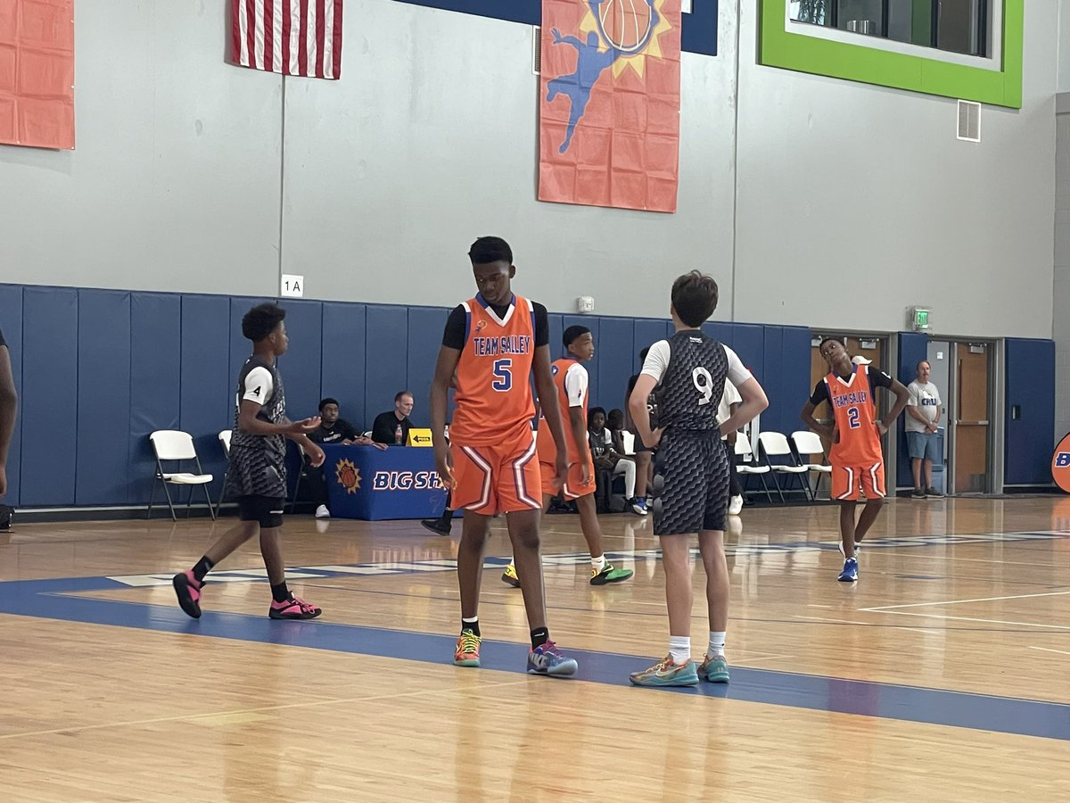 Here at Big Shots Charleston Jam. Plenty of action here today. #CHARLESTONJAM #SwannysRoundballReview