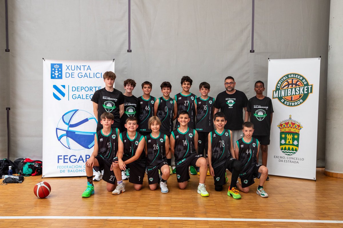 FGB (@fgb_baloncesto) on Twitter photo <a href="/Xunta/">Xunta de Galicia</a> <a href="/c_aestrada/">Concello da Estrada</a> <a href="/CSalesianosVigo/">Club Baloncesto Salesianos Vigo</a> <a href="/cnovobasketvigo/">Club Novobasket Vigo</a> #FasesFinaisFEGABA
🔵 Campionato <a href="/Xunta/">Xunta de Galicia</a>
1️⃣ División Mini Masculina ⛹🏻♀️
📅 3️⃣1️⃣/0️⃣5️⃣/ 2️⃣5️⃣
🕢 15:30 h
🏟️ <a href="/c_aestrada/">Concello da Estrada</a>
☑️ Cuartos de Final
<a href="/CSalesianosVigo/">Club Baloncesto Salesianos Vigo</a> 🆚 <a href="/cnovobasketvigo/">Club Novobasket Vigo</a>
✅ Final 5️⃣4️⃣- 6️⃣5️⃣
📊e 🔢 na App 📲
#BaloncestoGalego 💙 <a href="/Xunta/">Xunta de Galicia</a> <a href="/c_aestrada/">Concello da Estrada</a> <a href="/CSalesianosVigo/">Club Baloncesto Salesianos Vigo</a> <a href="/cnovobasketvigo/">Club Novobasket Vigo</a> #FasesFinaisFEGABA
🔵 Campionato <a href="/Xunta/">Xunta de Galicia</a>
1️⃣ División Mini Masculina ⛹🏻♀️
📅 3️⃣1️⃣/0️⃣5️⃣/ 2️⃣5️⃣
🕢 15:30 h
🏟️ <a href="/c_aestrada/">Concello da Estrada</a>
☑️ Cuartos de Final
<a href="/CSalesianosVigo/">Club Baloncesto Salesianos Vigo</a> 🆚 <a href="/cnovobasketvigo/">Club Novobasket Vigo</a>
✅ Final 5️⃣4️⃣- 6️⃣5️⃣
📊e 🔢 na App 📲
#BaloncestoGalego 💙