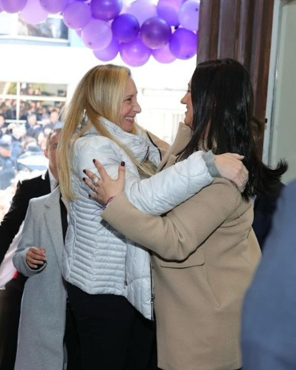 LLACorrientes's tweet image. Una leona incansable, una madre ejemplar, una fiel defensora de las ideas de la Libertad, una excelente amiga, pero por sobre todas las cosas, una gran persona...
Desde el equipo de LLA queremos desearle un muy feliz cumpleaños a nuestra presidente, @laumarcoreok!
Que seas…