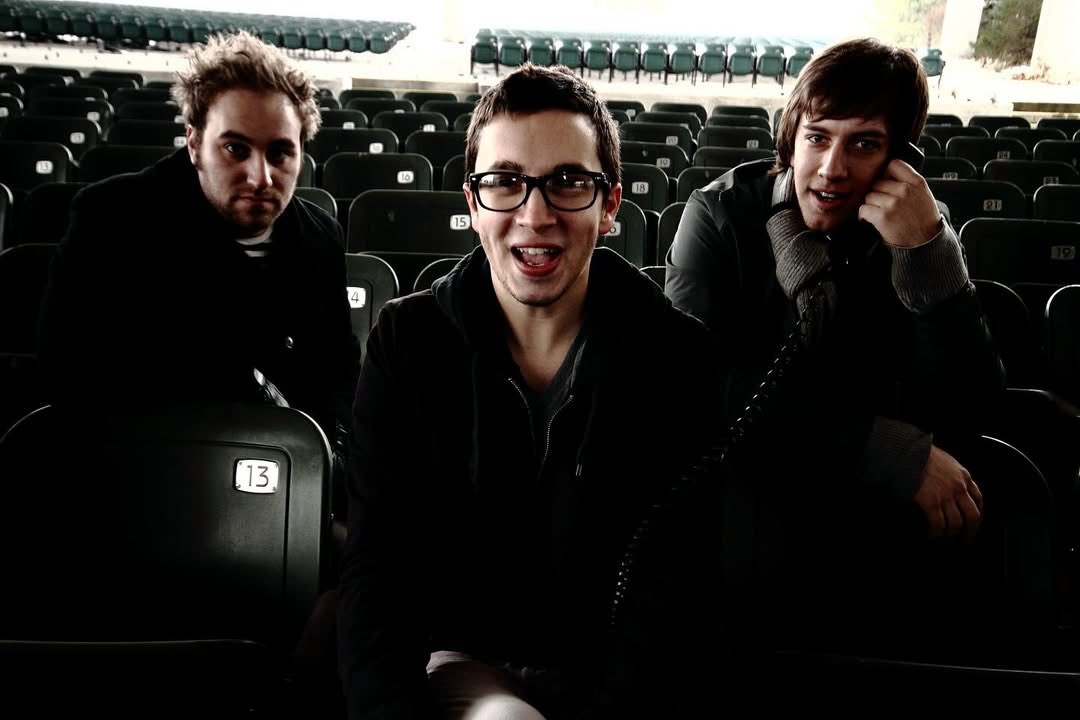 TOPUPDATERS's tweet photo. Newly unearthed photos from the band’s MySpace days with previous members
via anyhoo_1 on Instagram https://t.co/kog7rd481N
