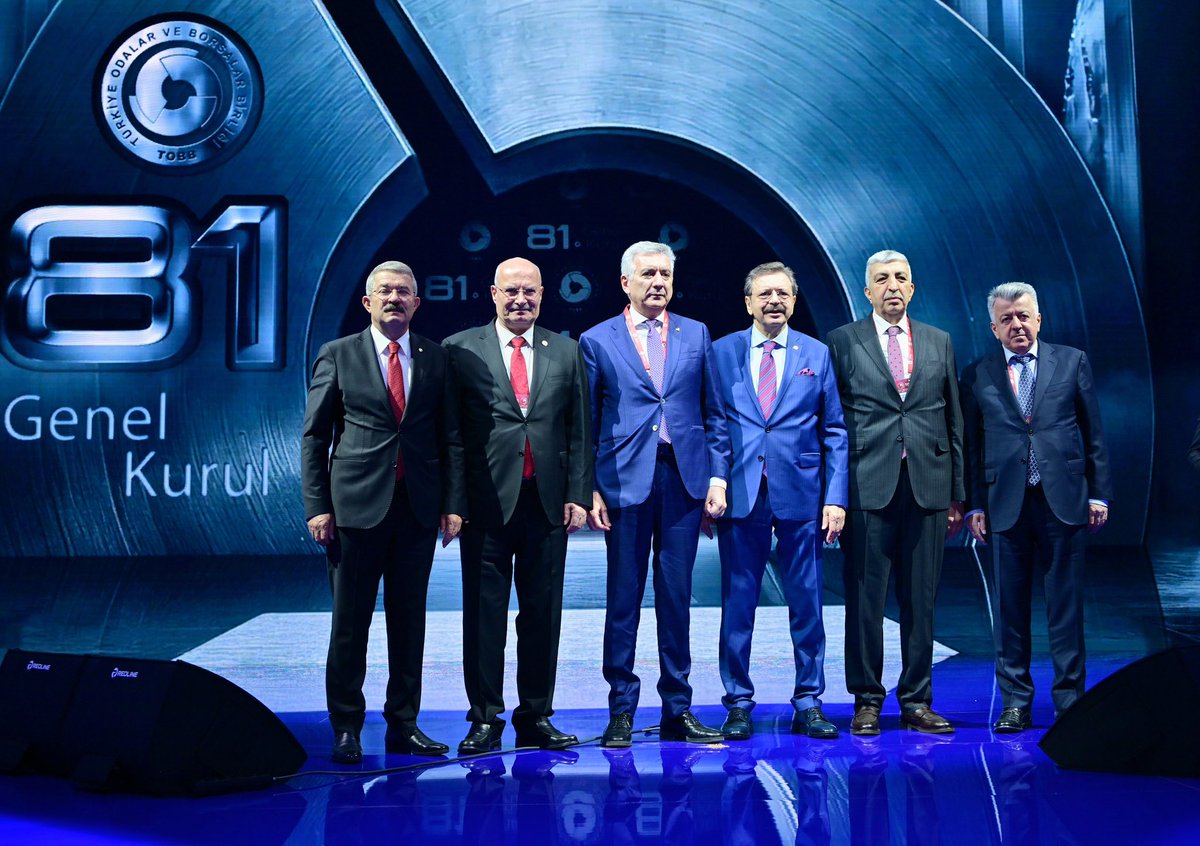 Rifat Hisarcıklıoğlu (@rhisarciklioglu) on Twitter photo TOBB 81. Genel Kurulumuza katılarak reel sektörün sorunlarını dinleyen, diyaloğa ve istişare kültürüne verdiği önemi bir defa daha gösteren Ticaret Bakanımız Sayın <a href="/omerbolatTR/">Prof. Dr. Ömer Bolat</a>’a teşekkür ederim.
TOBB Genel Kurul Başkanlık Divanına, Yönetim Kurulumuza, 81 il ve ilçelerden TOBB 81. Genel Kurulumuza katılarak reel sektörün sorunlarını dinleyen, diyaloğa ve istişare kültürüne verdiği önemi bir defa daha gösteren Ticaret Bakanımız Sayın <a href="/omerbolatTR/">Prof. Dr. Ömer Bolat</a>’a teşekkür ederim.
TOBB Genel Kurul Başkanlık Divanına, Yönetim Kurulumuza, 81 il ve ilçelerden
