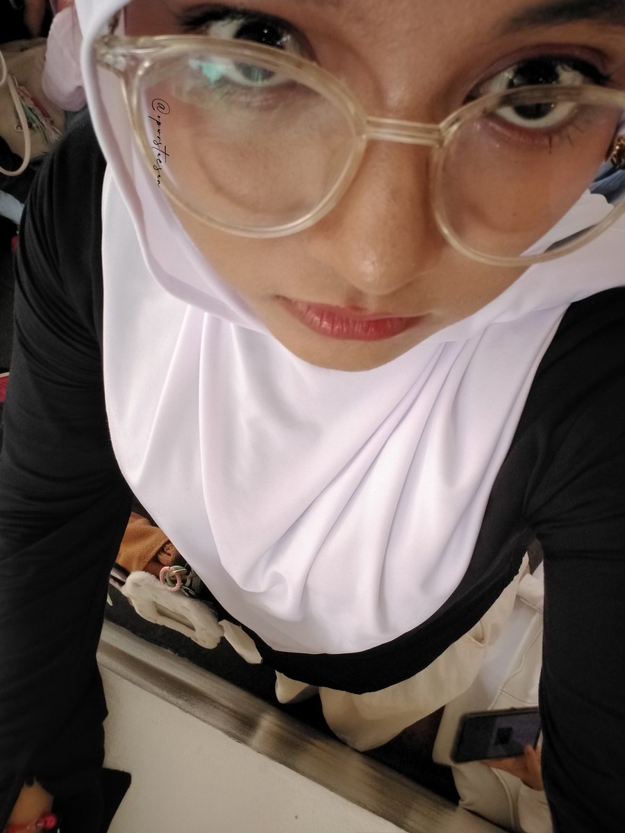 Hi, kita anglenya sama (jodoh).

#ONEDOORSelcaDay #ODSD #BOYNEXTDOOR #RIWOO #리우 <a href="/BOYNEXTDOOR_twt/">BOYNEXTDOOR_twt</a> <a href="/BOYNEXTDOOR_KOZ/">BOYNEXTDOOR</a>