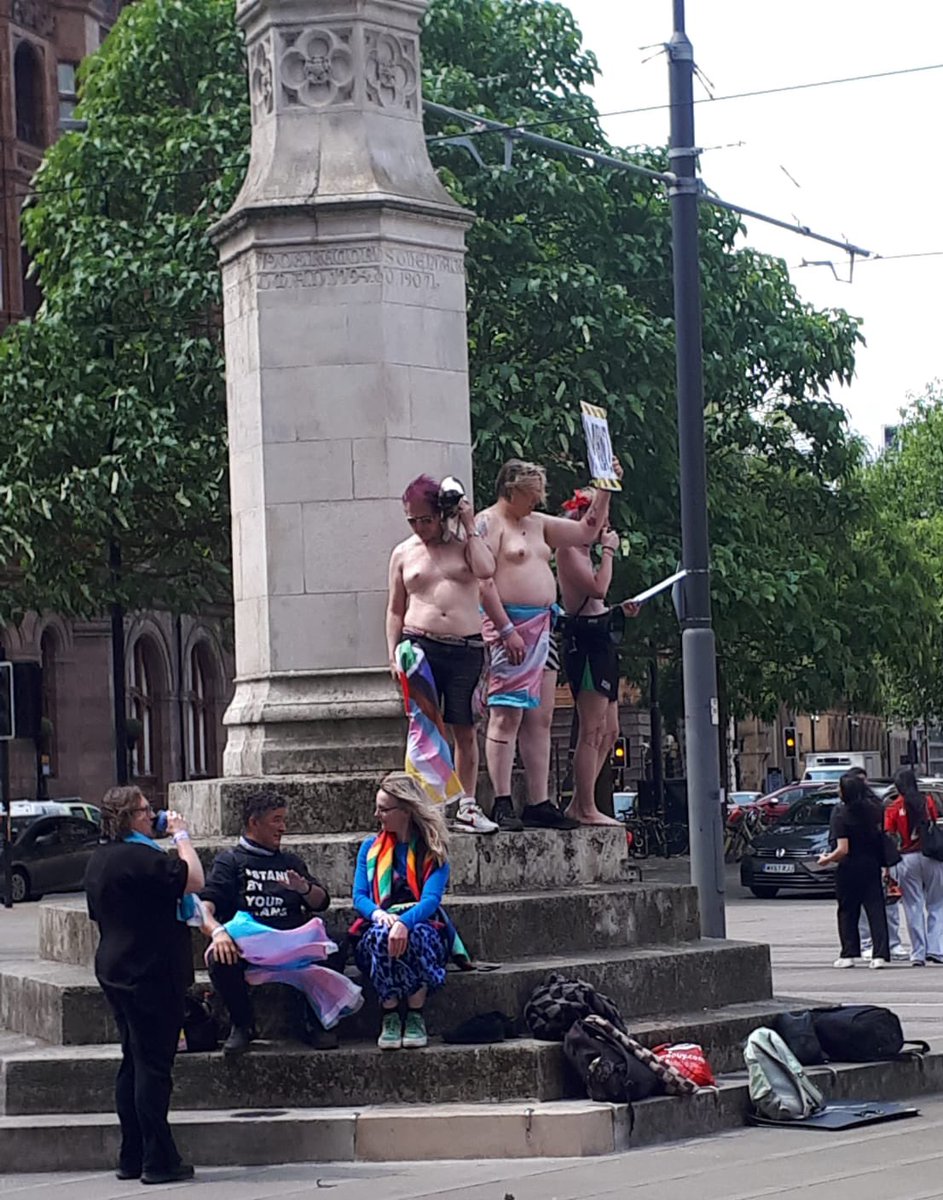 Tara Hughes (@tara__hughes) on Twitter photo Three men got their moobs out in #Manchester.
*yawn*
Yes, you’re all men.
Odd men yes, deluded men yes, but still 100% menny men men.
#ChippyTits #ThatPoorDog
<a href="/charles_hart/">𝙲𝚑𝚊𝚛𝚕𝚎𝚜 𝙷𝚊𝚛𝚝🇮🇱</a> Three men got their moobs out in #Manchester.
*yawn*
Yes, you’re all men.
Odd men yes, deluded men yes, but still 100% menny men men.
#ChippyTits #ThatPoorDog
<a href="/charles_hart/">𝙲𝚑𝚊𝚛𝚕𝚎𝚜 𝙷𝚊𝚛𝚝🇮🇱</a>