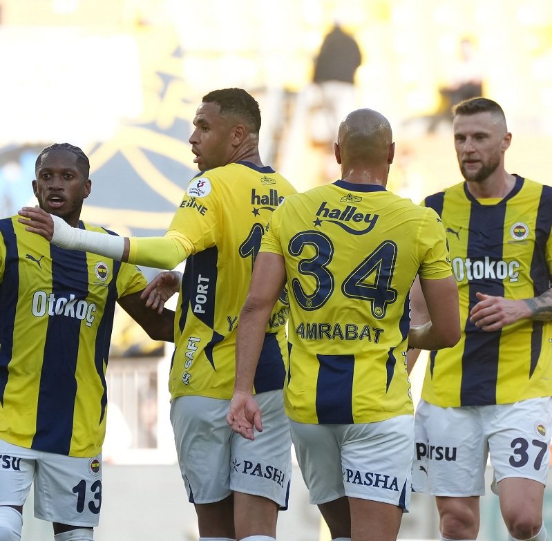MS | Fenerbahçe 2-1 Konyaspor

Fenerbahçe sezonu galibiyet ile tamamlanıyor.