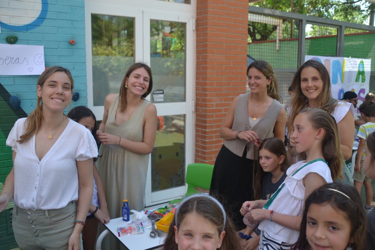 Santa Ana y San Rafael (@colegiosasr) on Twitter photo ¡Fiestas del colegio 2025! 🎉
Eucaristía, deporte, juegos, cócteles y mucha alegría 🙌
Gracias a todos por hacerlo posible. ¡Qué gran comunidad! 💚
#Marianistas #MeWe #Colegio #Educación <a href="/colemarianistas/">Colegios Marianistas #MEWE #DelYoAlNosotros</a> <a href="/MarianistasES/">Compañía de María - Marianistas</a> ¡Fiestas del colegio 2025! 🎉
Eucaristía, deporte, juegos, cócteles y mucha alegría 🙌
Gracias a todos por hacerlo posible. ¡Qué gran comunidad! 💚
#Marianistas #MeWe #Colegio #Educación <a href="/colemarianistas/">Colegios Marianistas #MEWE #DelYoAlNosotros</a> <a href="/MarianistasES/">Compañía de María - Marianistas</a>