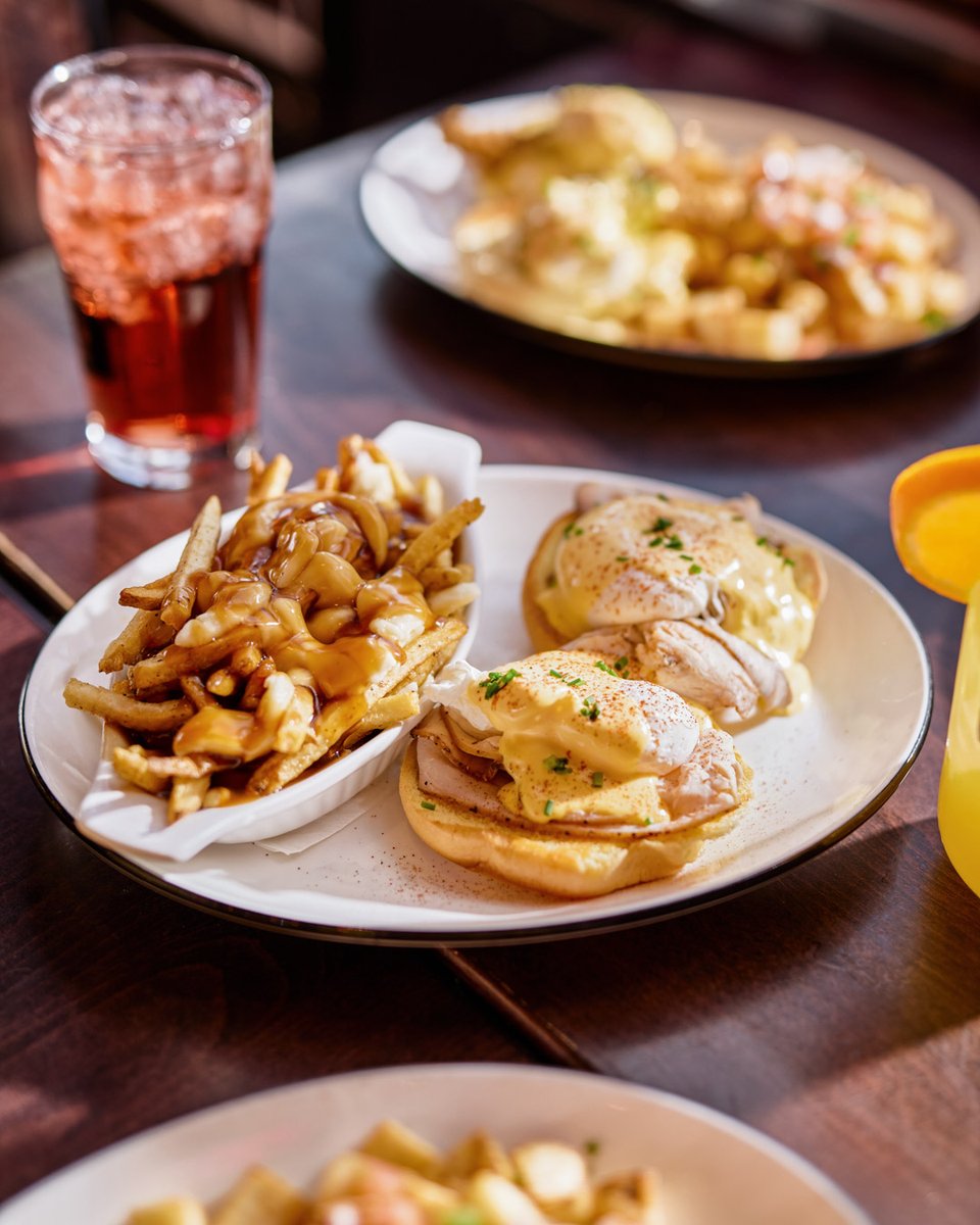 ⚡LEO'S EGGS BENNY⚡

New to our $12 #BreakfastClub menu! Your choice of:
💥 Crispy chicken
💥 Thick-cut bacon
💥 Sausage
💥 Smoked turkey
💥 Ham
💥 Guacamole &amp; tomato 

Available for just $12 during #BreakfastClub - every weekend until 2pm.

⁠#seeyouatleos