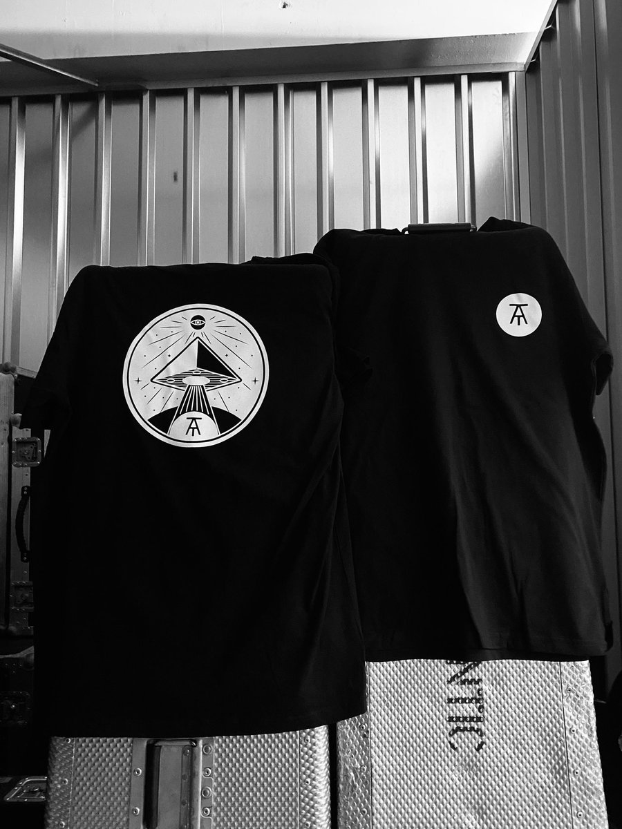 twinatlantic's tweet photo. New shirts you can pick up exclusively at our shows this week in Brighton and Exeter and some scenes from last week at Slam Dunk.

Wed, June 4, Concorde2 at Brighton
Thu, June 5, Exeter Phoenix https://t.co/zxee4vqaMb