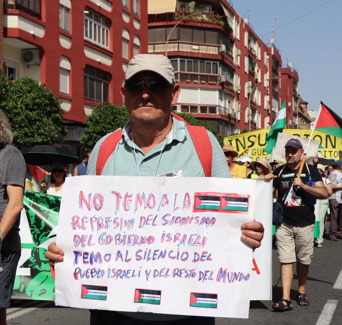 APDHASevilla's tweet image. Manifestación,en Sevilla, contra el rearme. Ni un euro más para el gasto militar!!!! No es una Guerra, es un GENOCIDIO!!!!! Gastos militares para fines sociales!!!!
#DerechosHumanos #NoALaGuerra 
#StopGenocideOfPalestinians