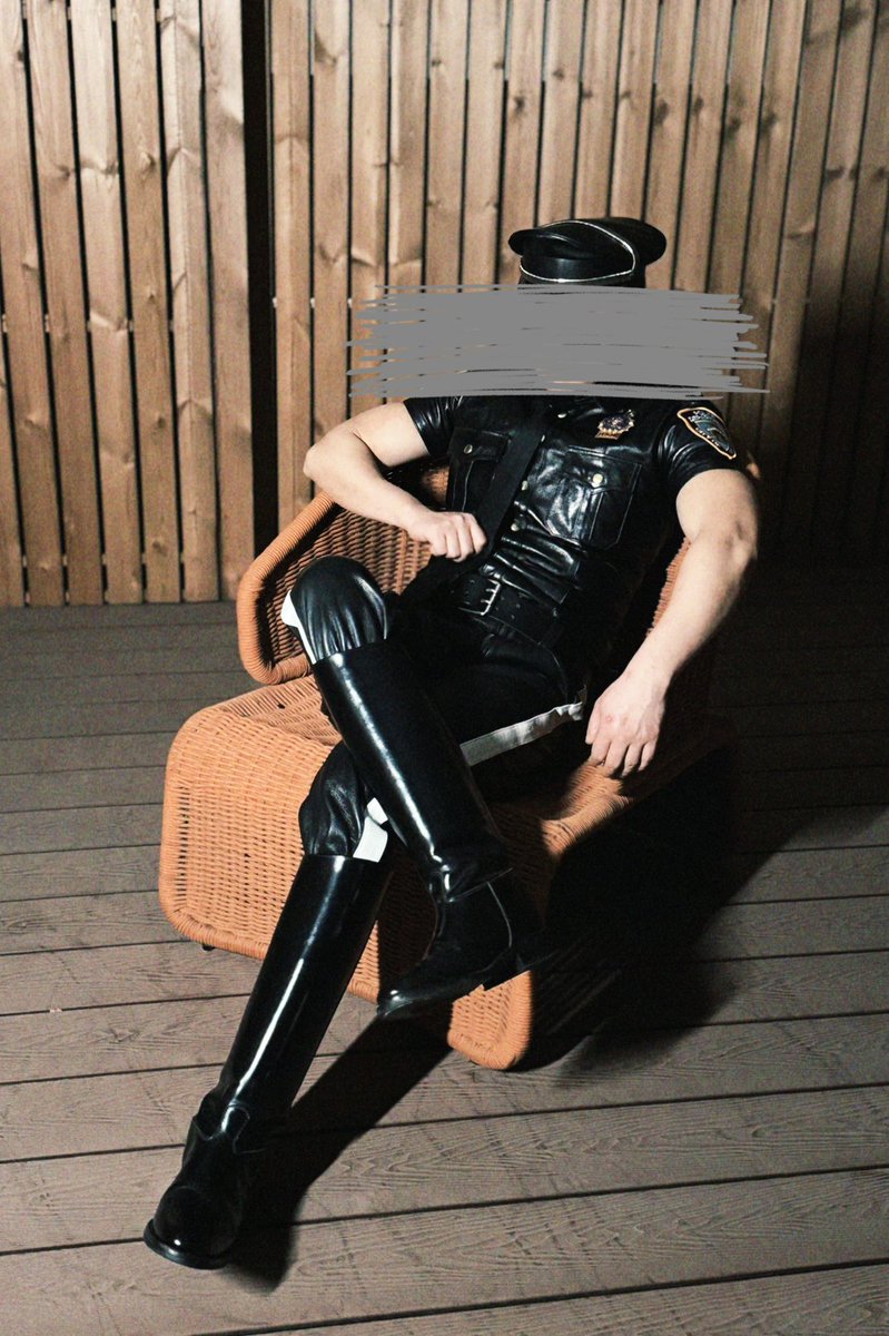 Leather_LL's tweet photo. 壮硕皮革警官
⬇️
流精肉粽 https://t.co/ZdilX2Uzr1