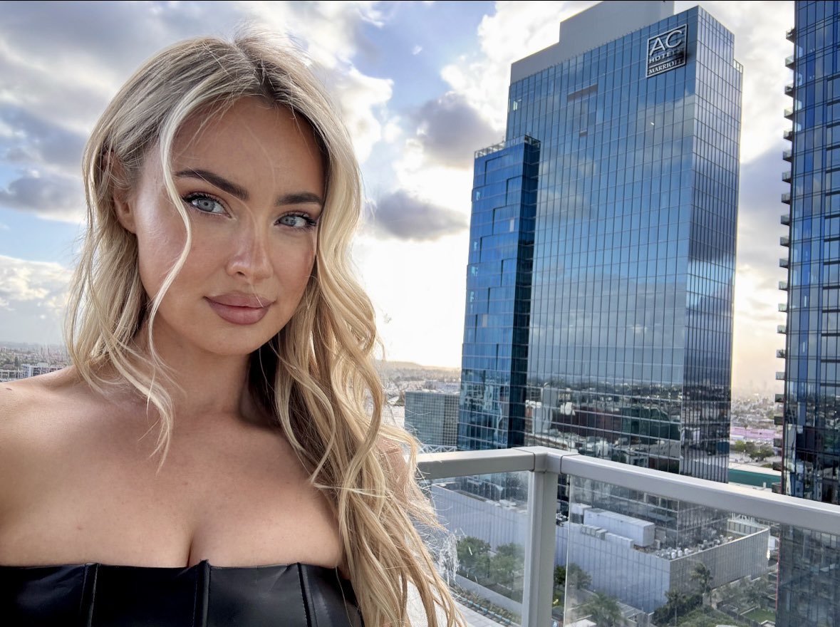 evaedxn's tweet photo. good morning from downtown LA https://t.co/rDI6ANw1dR