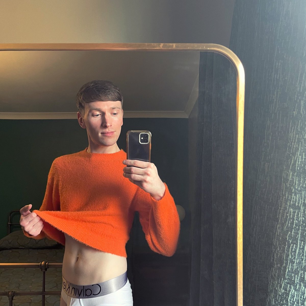 iamryanaplin's tweet image. Forgot I ever bought this and I’ve only just tried it on…is it meant to be this cropped?
#DoctorWho #15thDoctor #Cosplay #NcutiGatwa