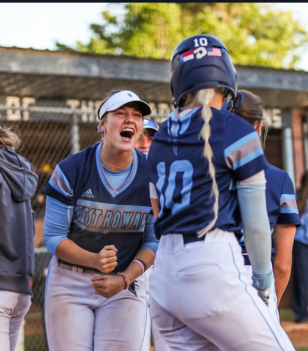 WRHS Softball 🥎🥎🥎 tweet media