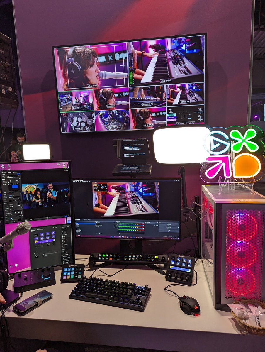 meancattv's tweet image. Même à la TwitchCon on peut trouver le setup @elgatoFRA parfait 🔥
- Prompter
- Streamdeck - Streamdeck + & Streamdeck studio
- KeyLight mini & KeyLight
#collaborationcommerciale #elgatopartner