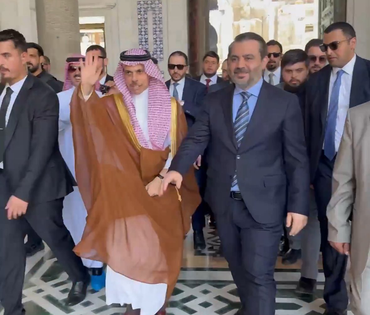 (وتلك الأيام نداولها بين الناس)

المسجد الاموي بدمشق ، بين الامس واليوم…