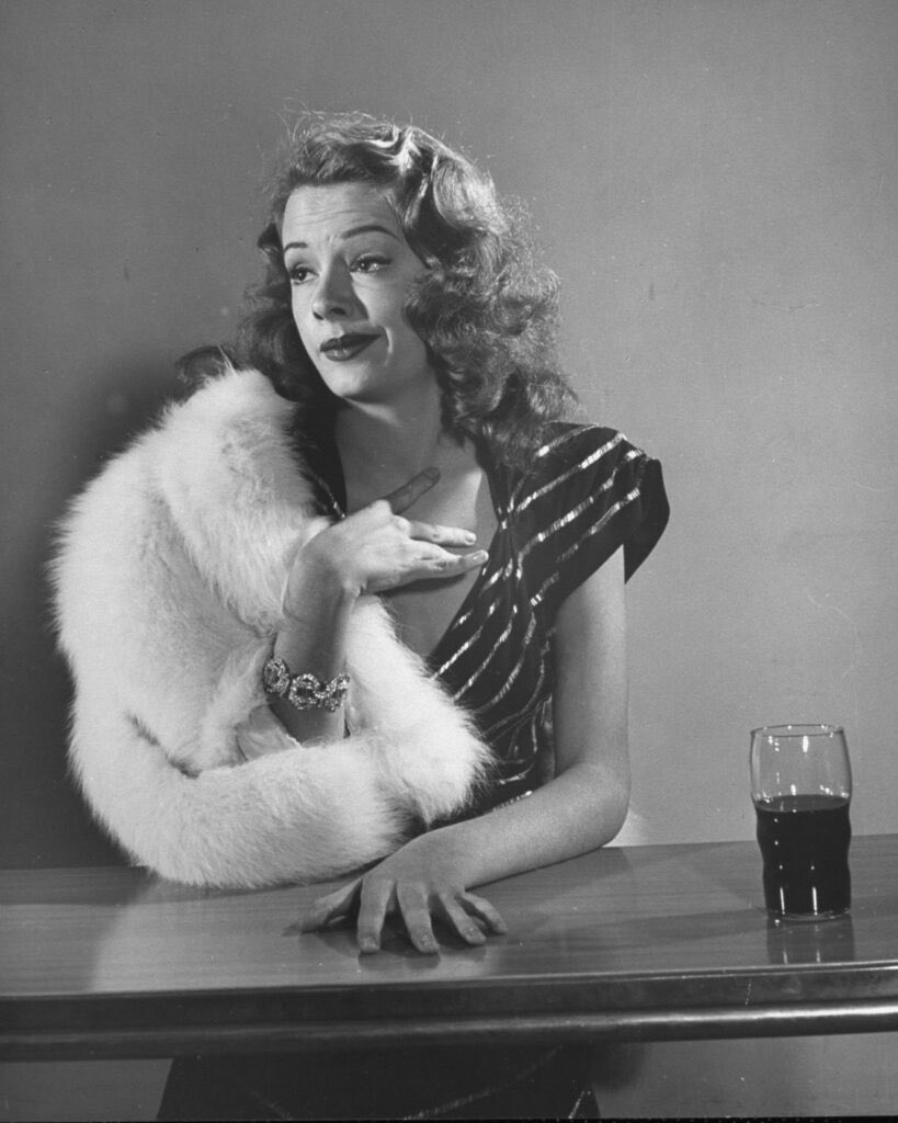 sl33p2dreamy's tweet photo. jane greer….this photoshoot #meansalottome https://t.co/eqkMWUUOYl