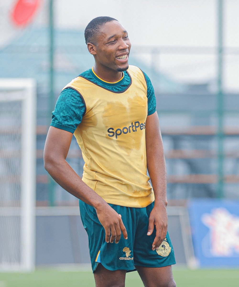 YoungAfricansEN's tweet photo. Jamani 𝐌𝐀𝐈 wetu unatukimbia mpaka huku🤣 

#TheClubAboveAll🔰 https://t.co/voDrvDbR7r