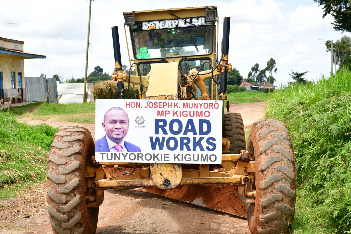 Today, we inspected the rehabilitation and improvement works on Ikohokoho Rwahiti Road in Kangari Ward. As the residents said, it's a historic moment as the area is opening up to the world.
