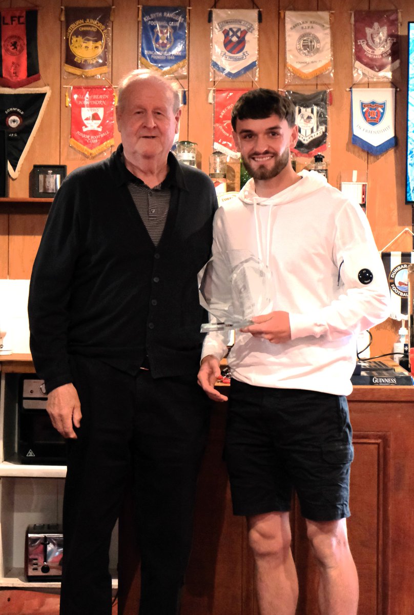 hawshob's tweet photo. 🏆HAWS end of year presentations took place this afternoon at Keirs Park. Our first award....

🏆HAWS Player of the Year - John Smith

Presented by our Chairman Dave Baillie. Congratulations John from everyone at the Club🤩👏👏👏

#StrengthThroughLoyalty 🔴⚪️🔴 https://t.co/HHT30yMCSK