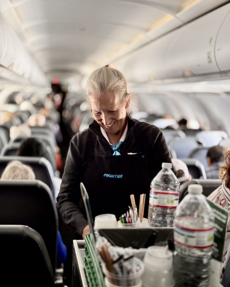 Frontier Airlines tweet media